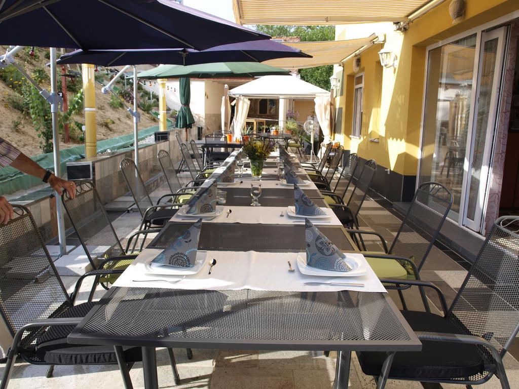 Alt Baden Apartement Dunaszekcso ภายนอก รูปภาพ