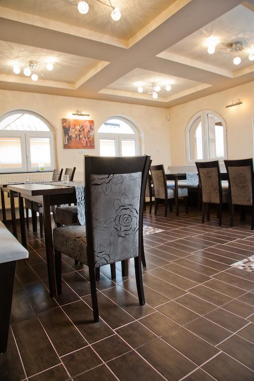 Alt Baden Apartement Dunaszekcso ภายนอก รูปภาพ