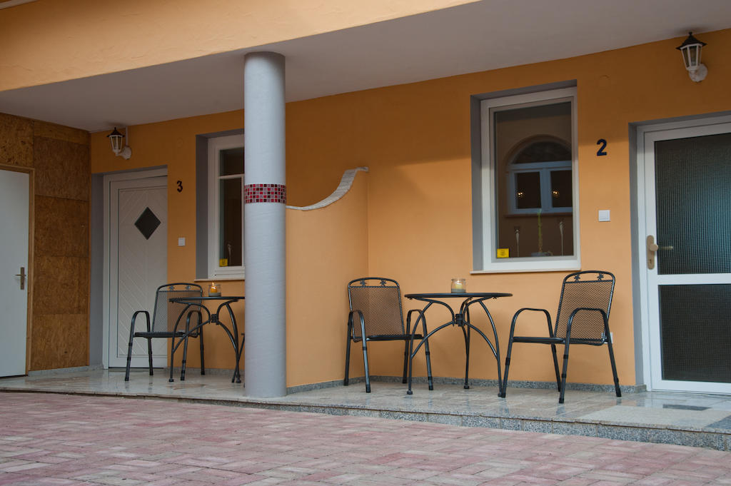 Alt Baden Apartement Dunaszekcso ภายนอก รูปภาพ